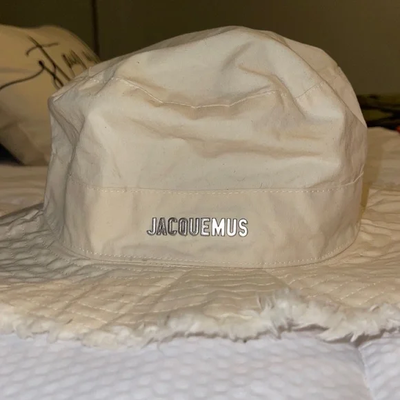 Jacquemus | Accessories | Jacquemus Bucket Hat Authentic  display picture 2